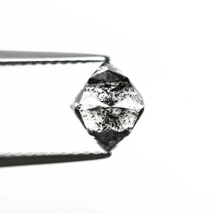 Earrings Misfit Diamonds 213ct 762x631x538mm Octahedron 2492901