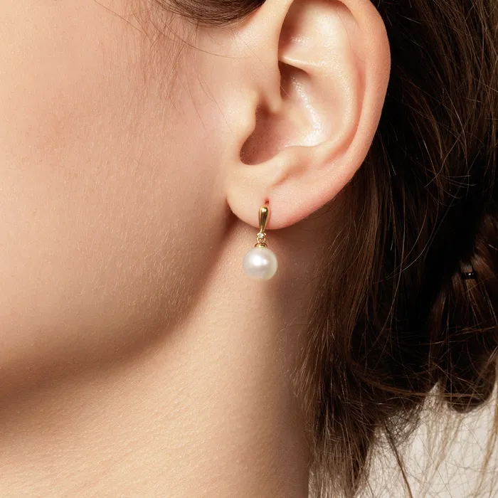Earrings Pearly Lustre Elegant Freshwater Pearl Earrings WE00720