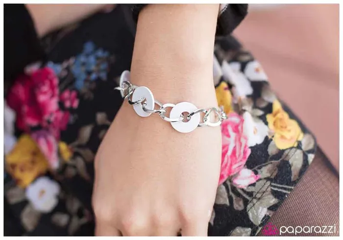 Bracelets Paparazzi Jewelry Paparazzi Bracelet Full DISClosure White