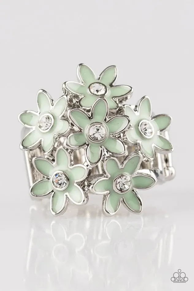 Rings Paparazzi Jewelry Paparazzi Ring Blooming Bouquets Green