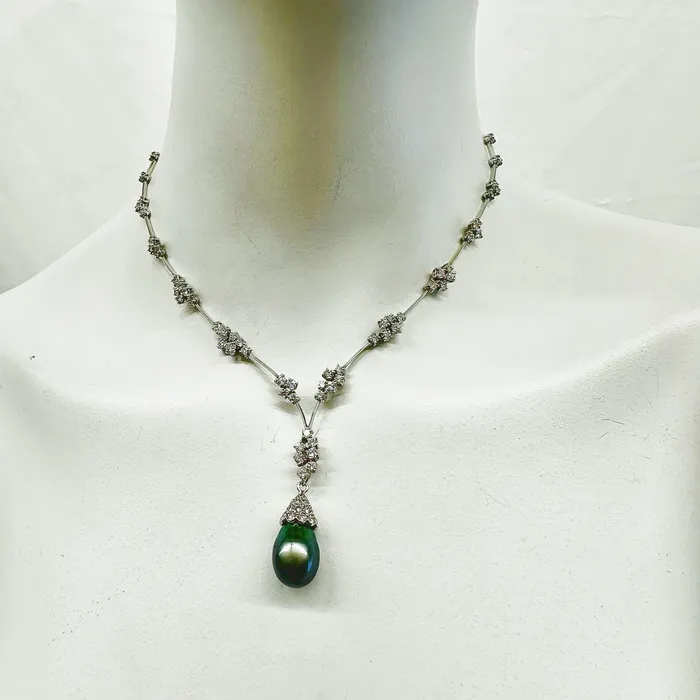 18K White Gold Necklace with Detachable Black Tahitian Pearl and 71 Diamonds Jewelry Necklaces