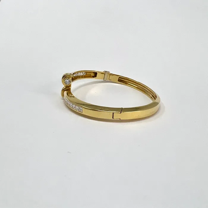 Bracelets Jewelry 18K Gold Hinged Bracelet with 22 Princess Cut Diamonds