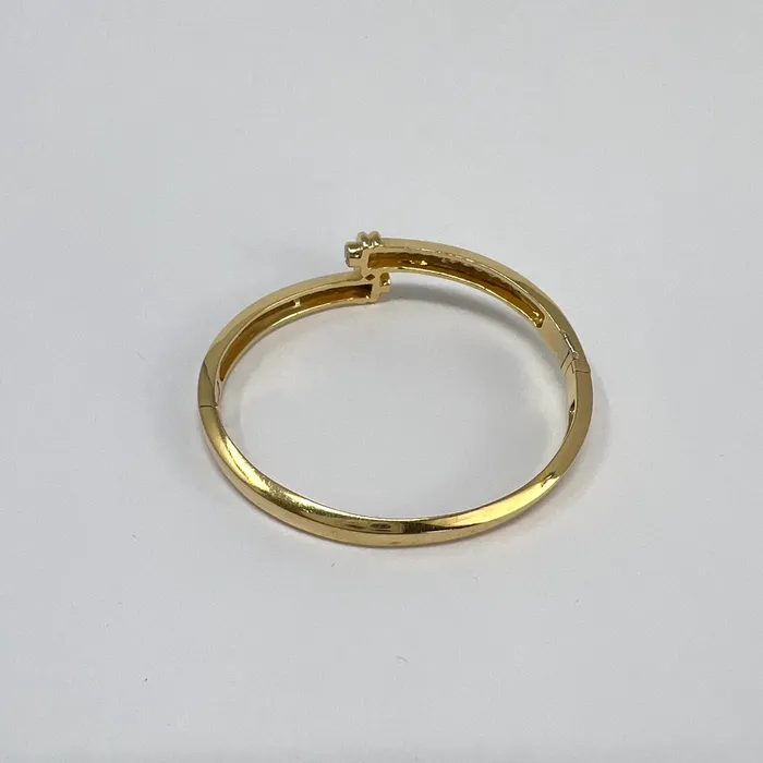 Bracelets Jewelry 18K Gold Hinged Bracelet with 22 Princess Cut Diamonds