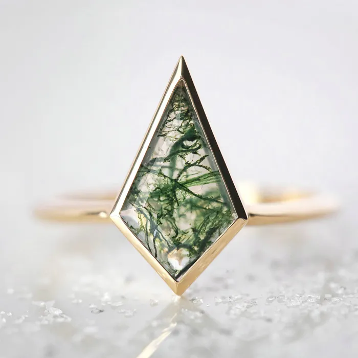 Capucinne Rings Zara Kite Moss Agate Ring