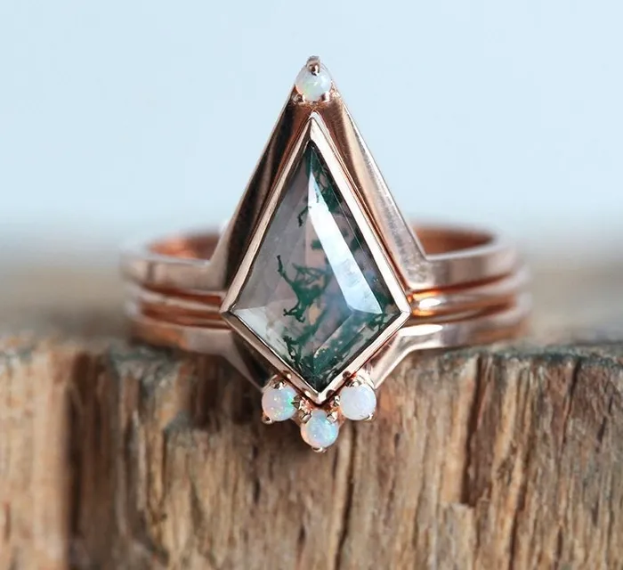Capucinne Rings Zara Kite Moss Agate Ring