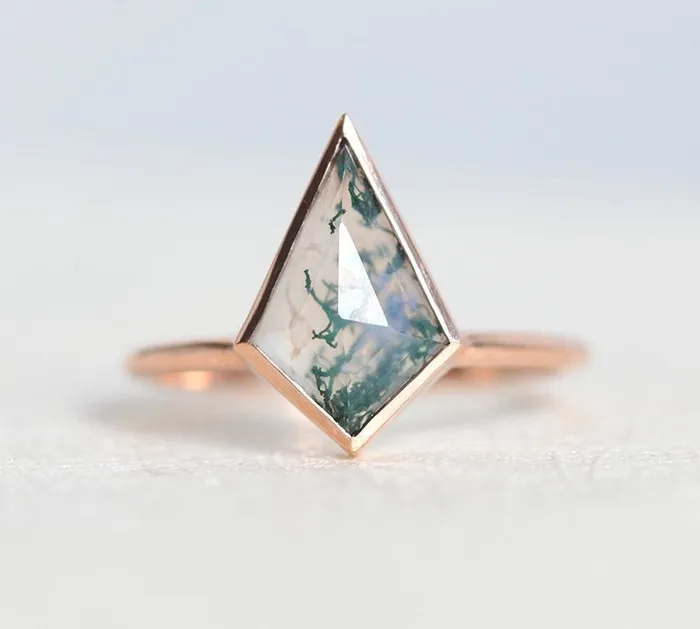 Capucinne Rings Zara Kite Moss Agate Ring