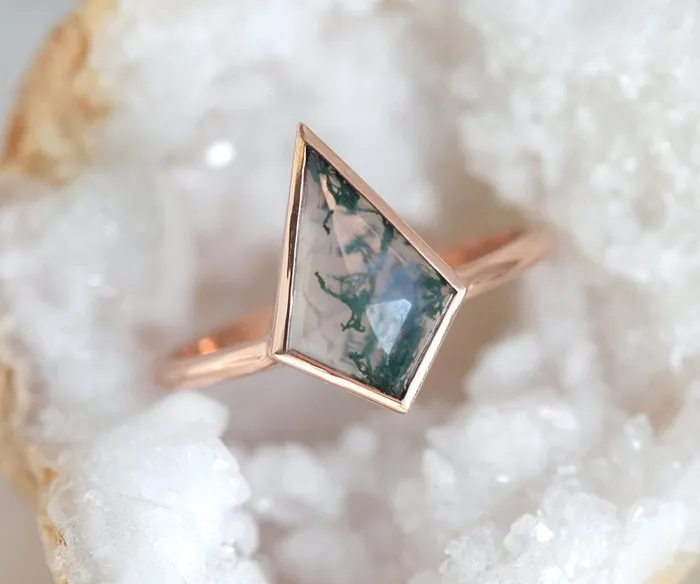 Capucinne Rings Zara Kite Moss Agate Ring