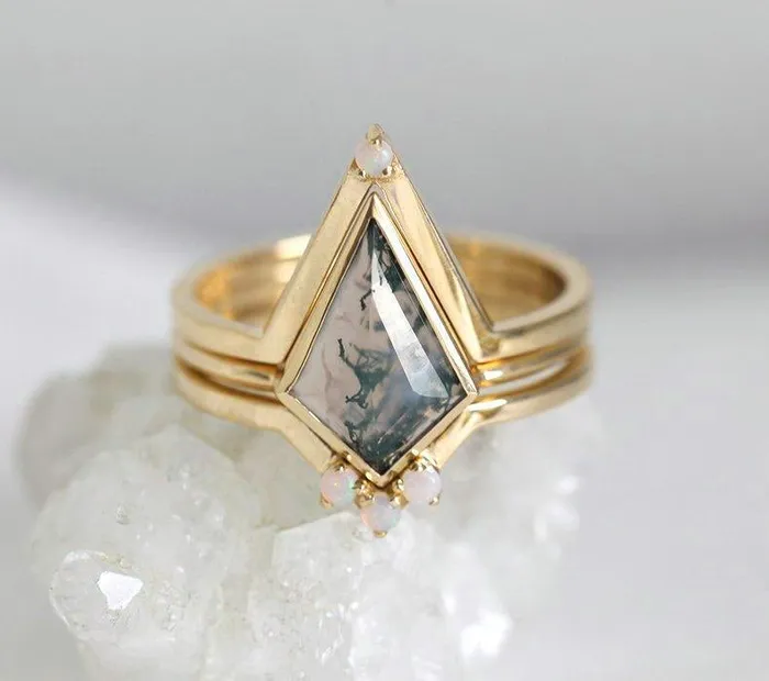Capucinne Rings Zara Kite Moss Agate Ring
