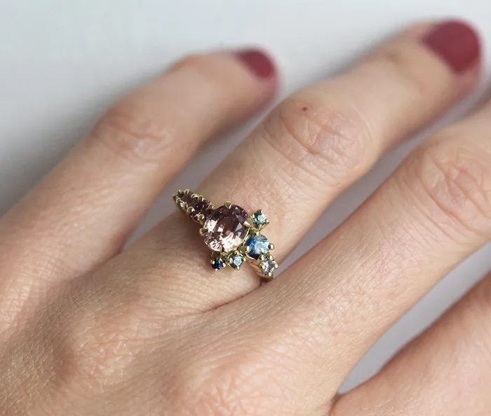 Rings Capucinne Brenda Peach Sapphire Cluster Ring