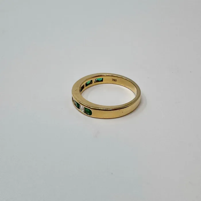 Rings Wakasuki 18K Gold Ring with 5 Diamonds and 6 Emeralds Wakasuki