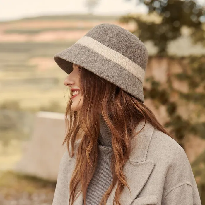 Refined by AnnaKaci Rings Two Tone Cloche Hat