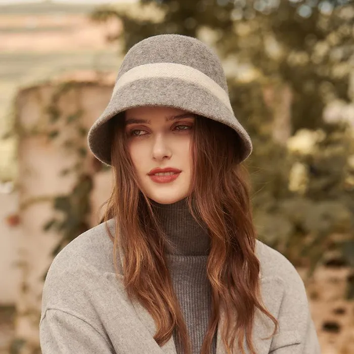 Refined by AnnaKaci Rings Two Tone Cloche Hat