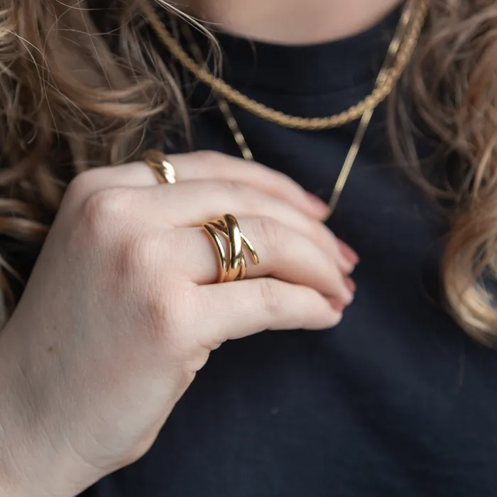Rings Suetables Romane Ring