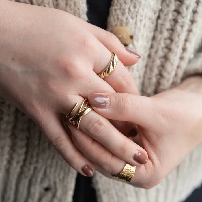 Rings Suetables Romane Ring